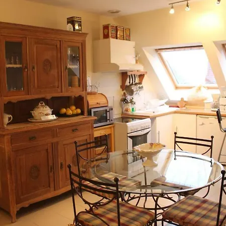 Apartament 1, Clos Symphonie, Rue De Ste Cecile 
